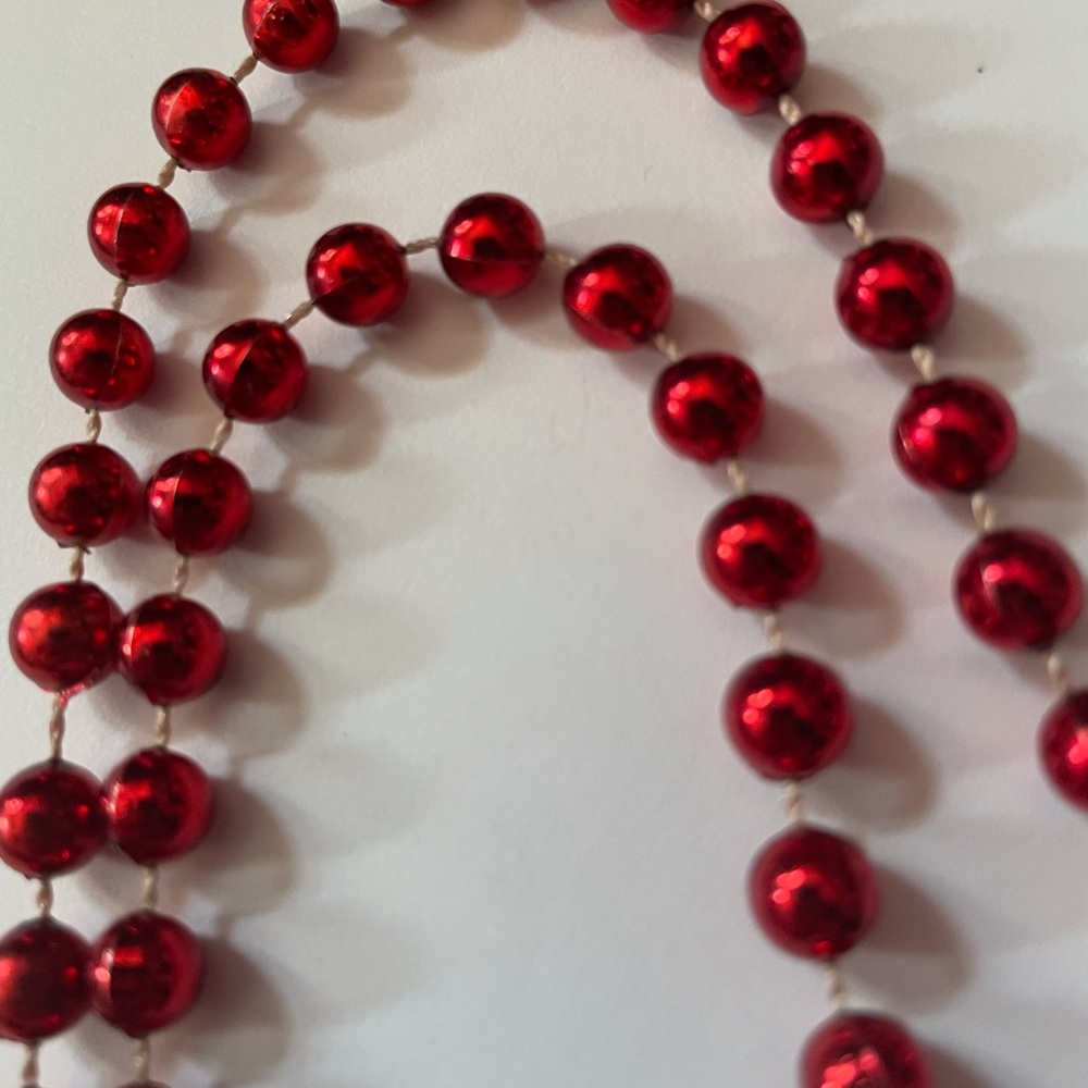 Red Plastic Bead Necklace - Picture 3 of 8